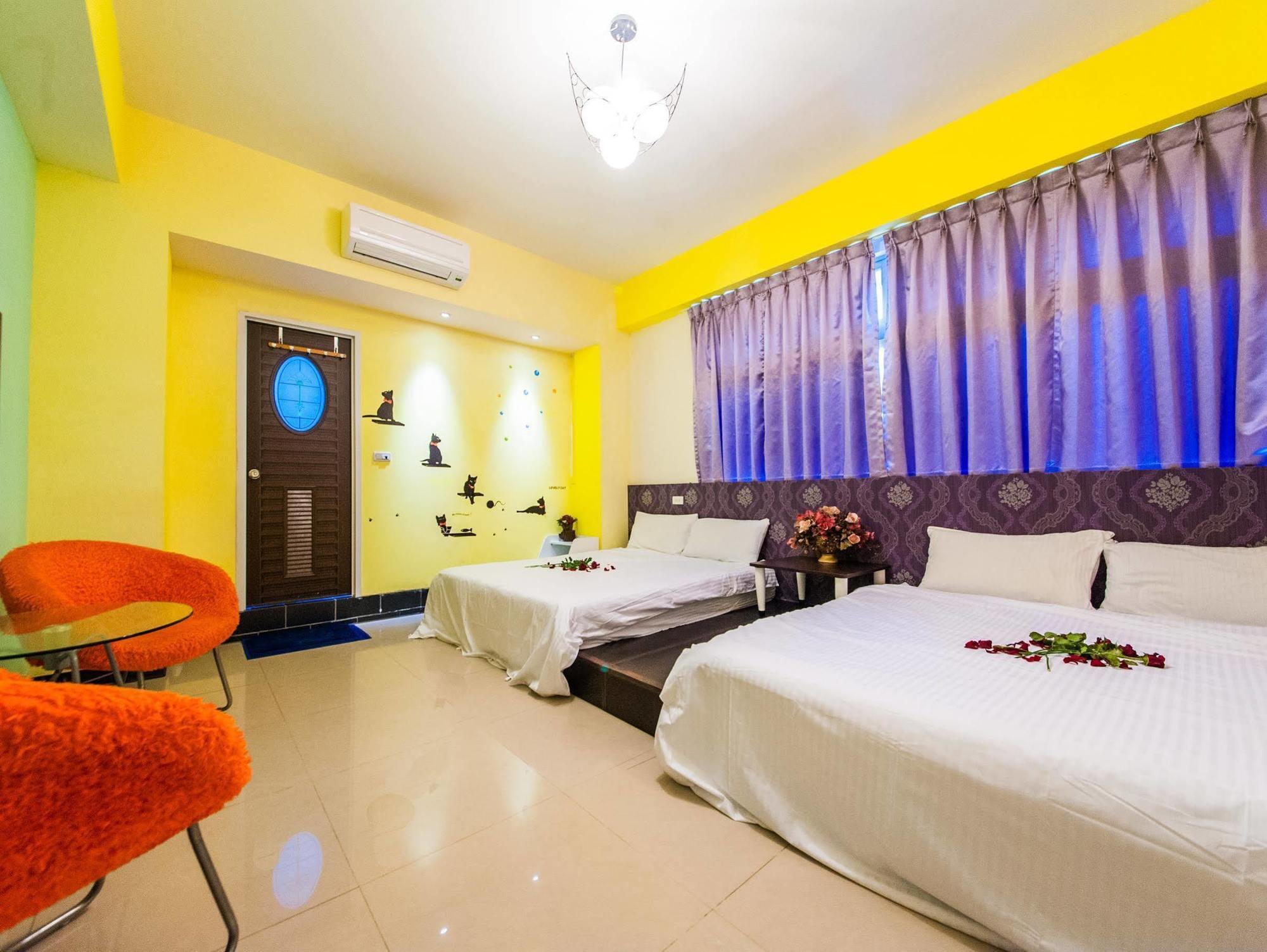 Love Night Market Inn Лодун Екстер'єр фото